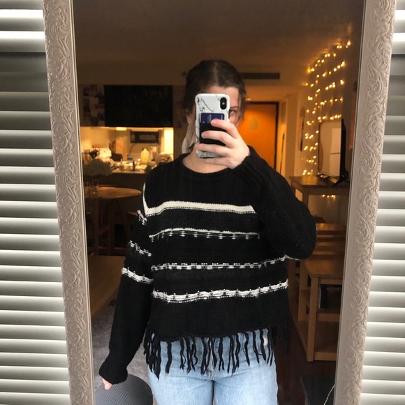 SOUTH MOON UNDER fringe sweater - Picture 2 of 3